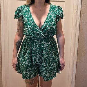 SHEIN romper green with daisy’s